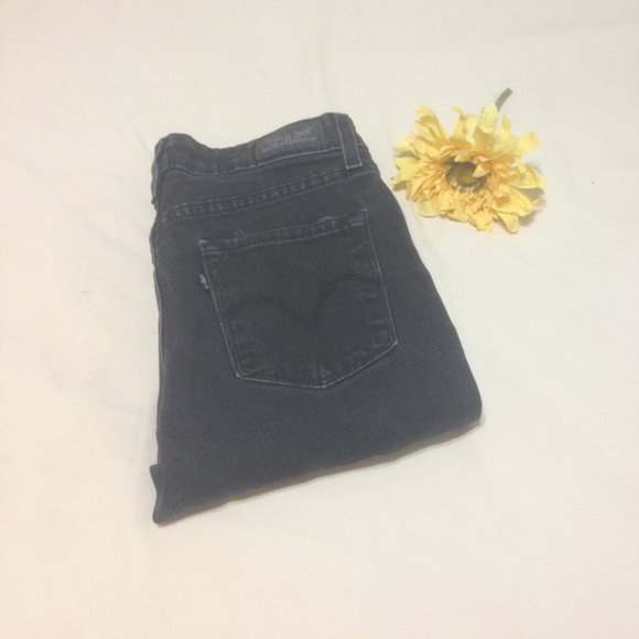 'Levi's mid-rise skinny fit black jeans- W27/ L32 - Picture 2 of 7